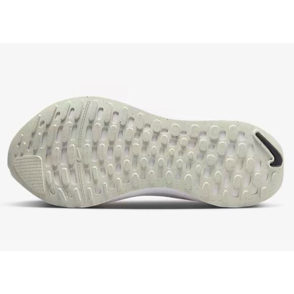 Athletic_Shoes